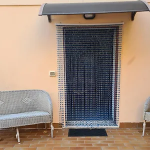 https://appartamento-clara.emilia-romagnahotels.net